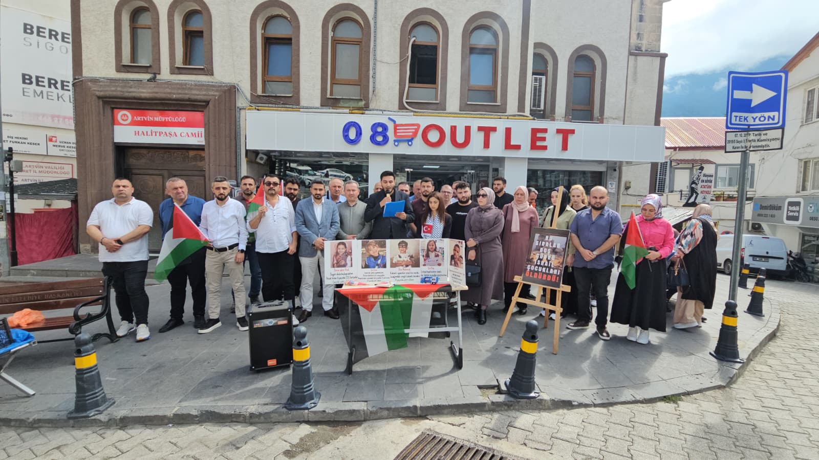 Gazze’de Boş Kalan Sıralara Dikkat Çekildi-3