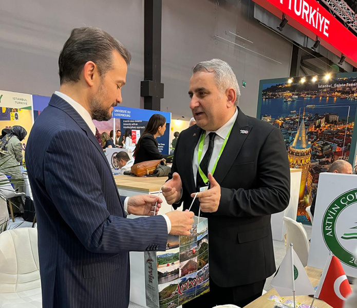 AÇÜ Heyeti EAIE 2025 Konferansı’nda1