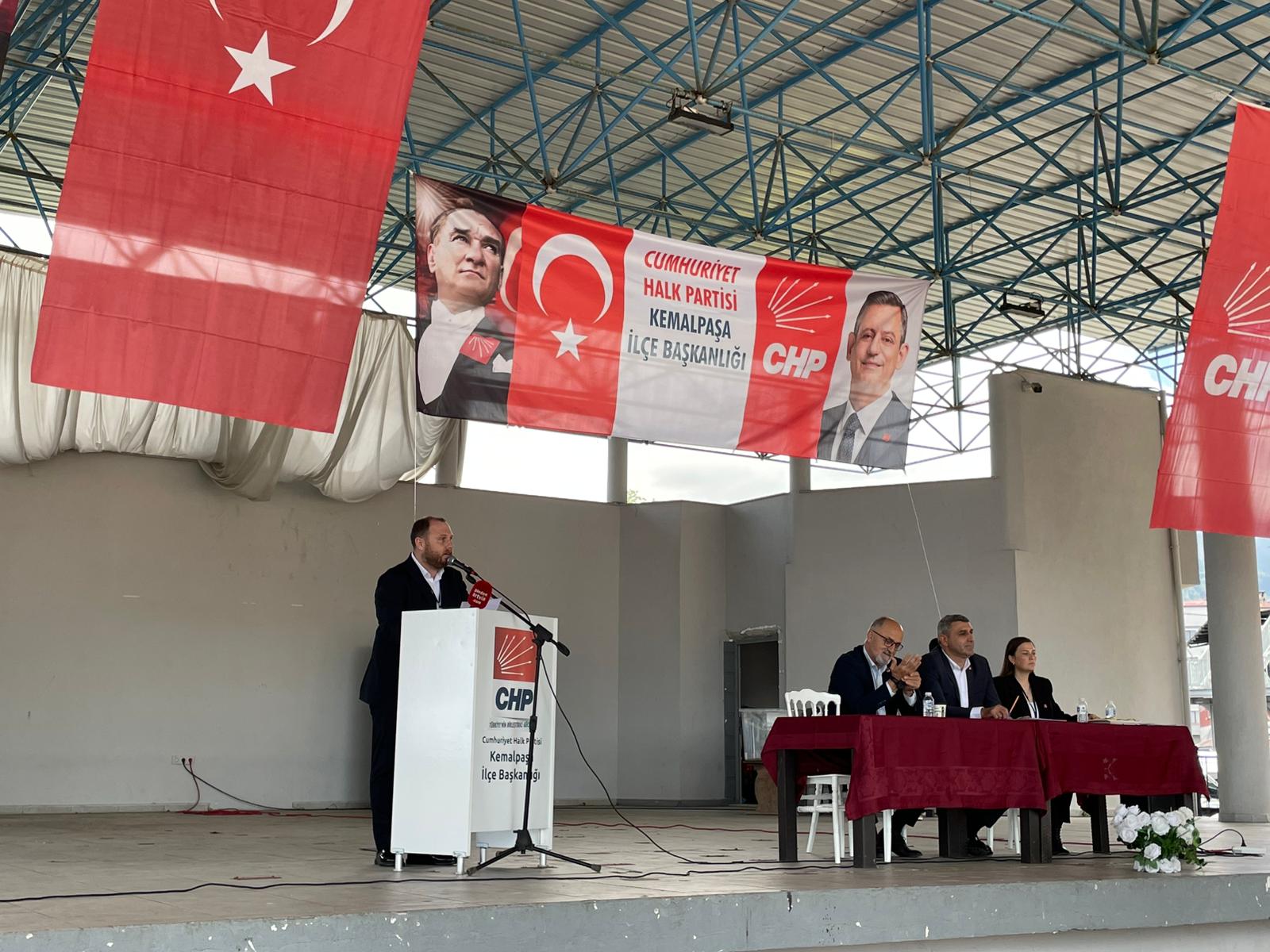 Kemalpaşa’da Gümüşkaya Yeniden Başkan (4)