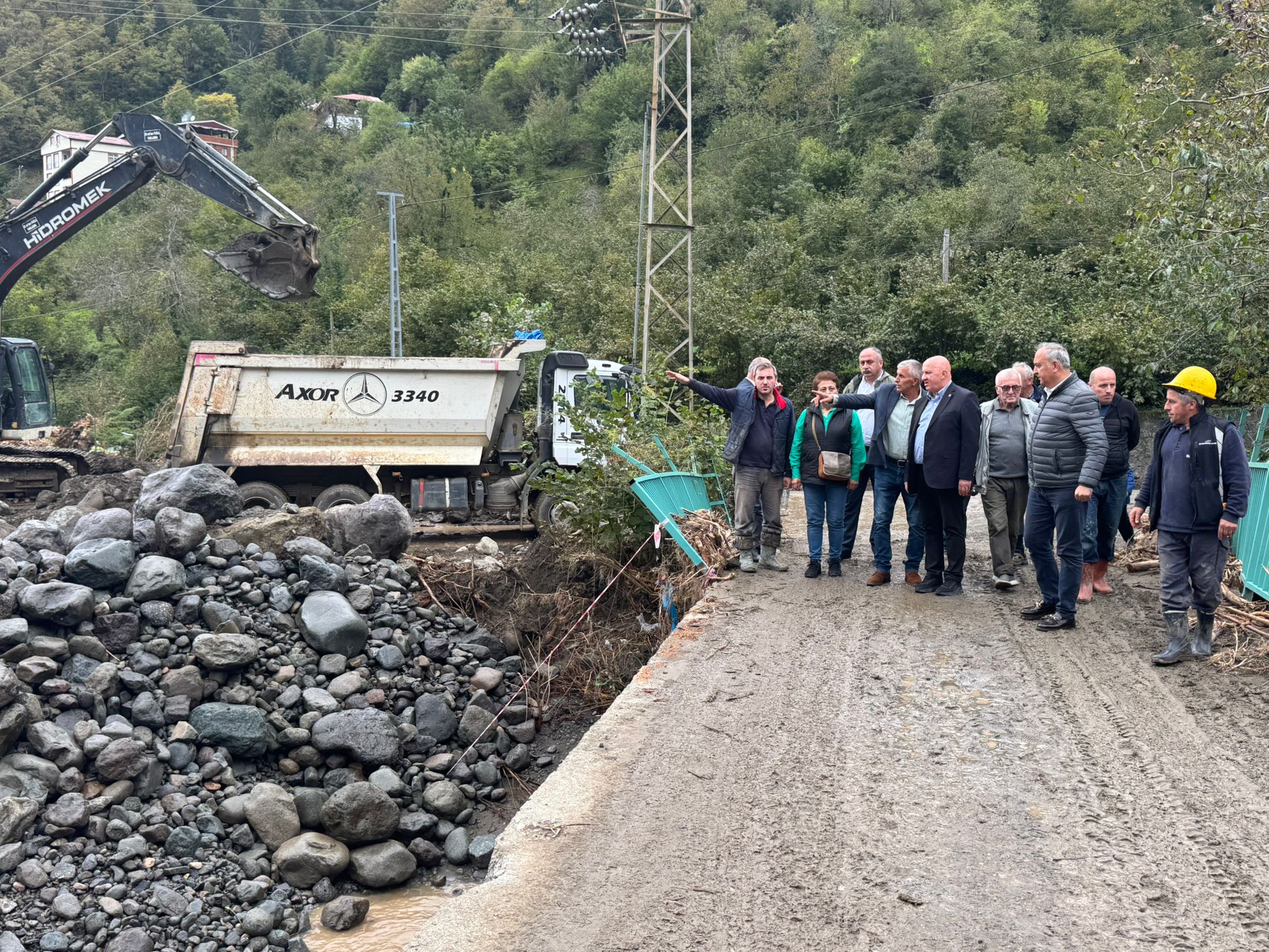 Bayraktutan Sel Bölgesinde İncelemelerde Bulundu