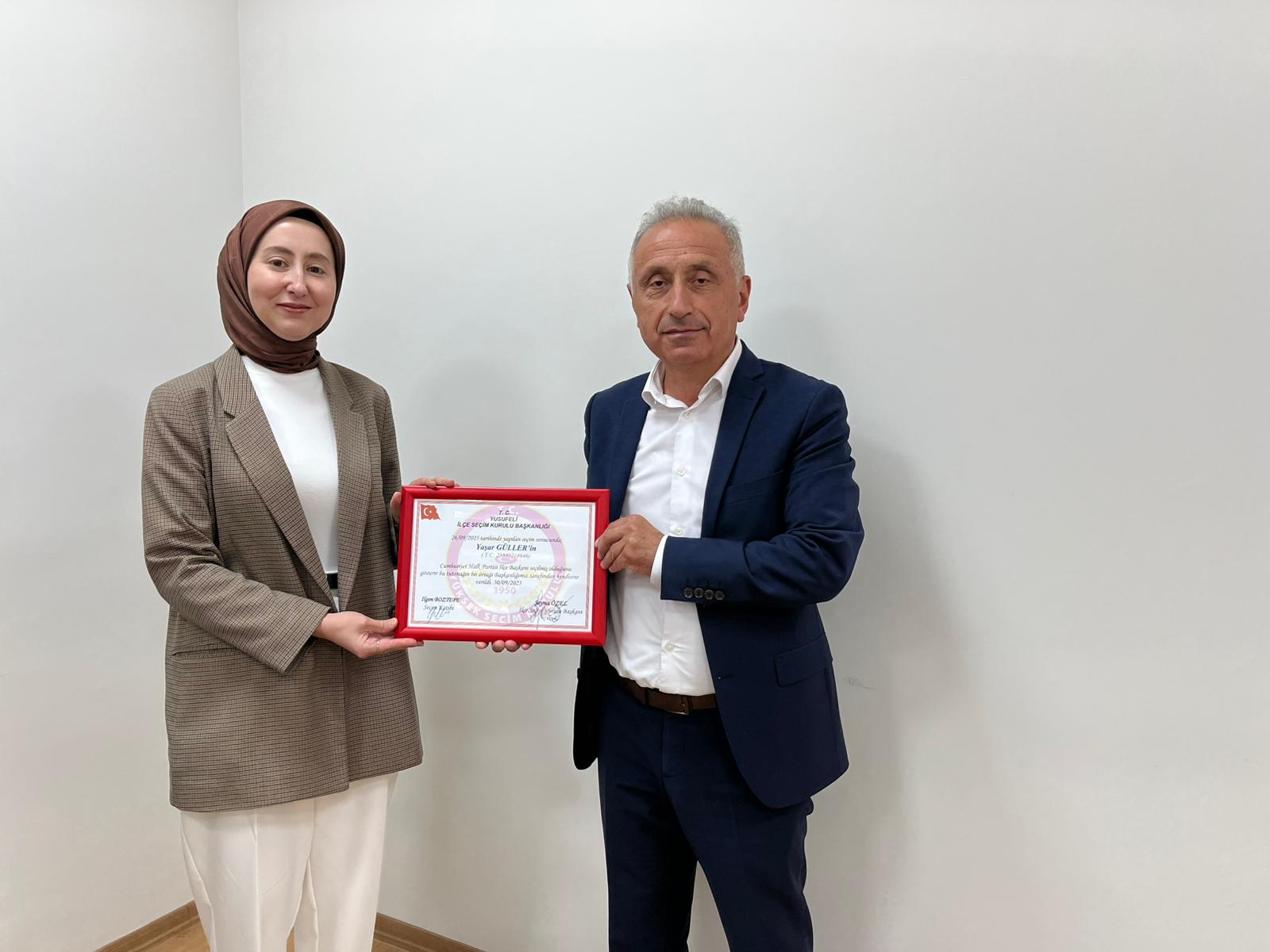 Yaşar Güller Mazbatasını Aldı