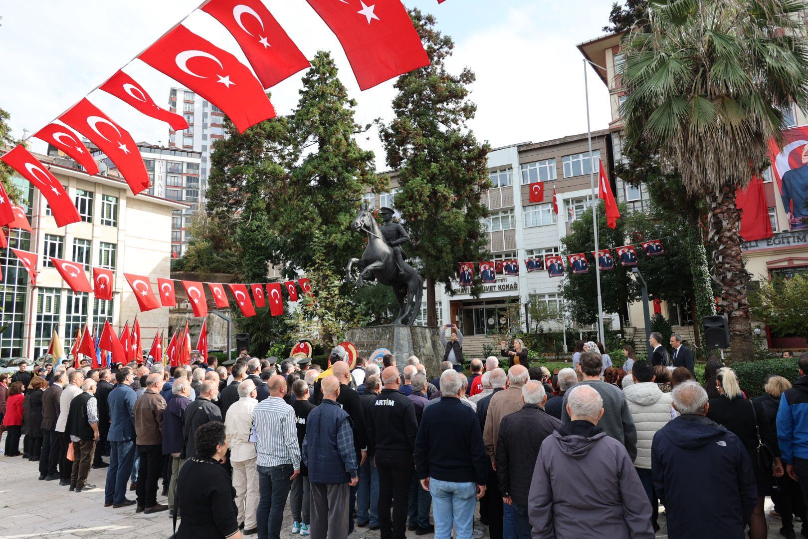 29 Ekim Coşkusu Çelenk Töreniyle Başladı (2)