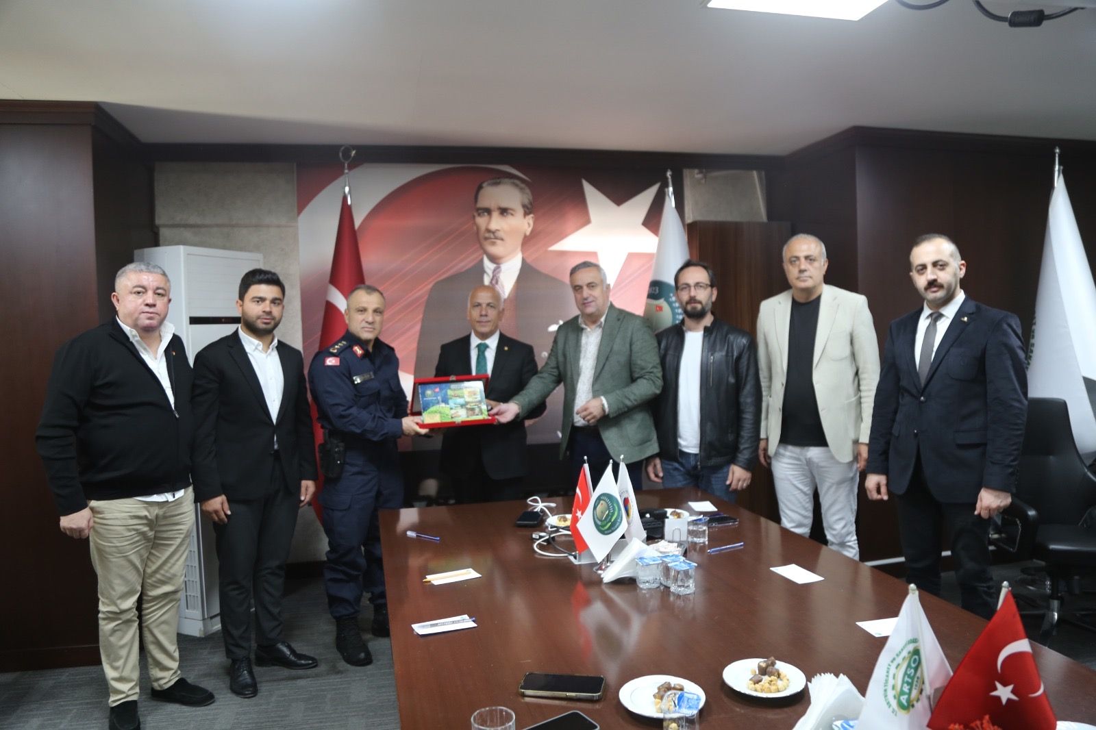 İl Jandarma Komutanı Başkonak’tan Ticaret Borsası’na Ziyaret