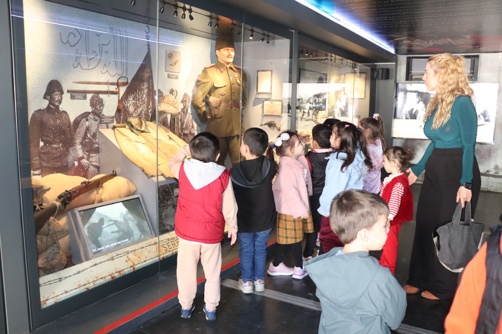 Gezici Müze İlk Gününde Yoğun İlgi Gördü-3