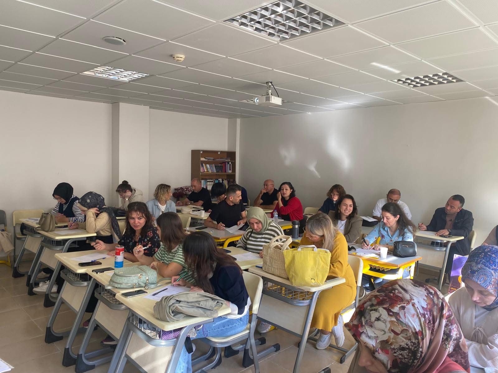 Açık Uçlu Madde Seminerleri Arhavi’de Sürüyor (2)