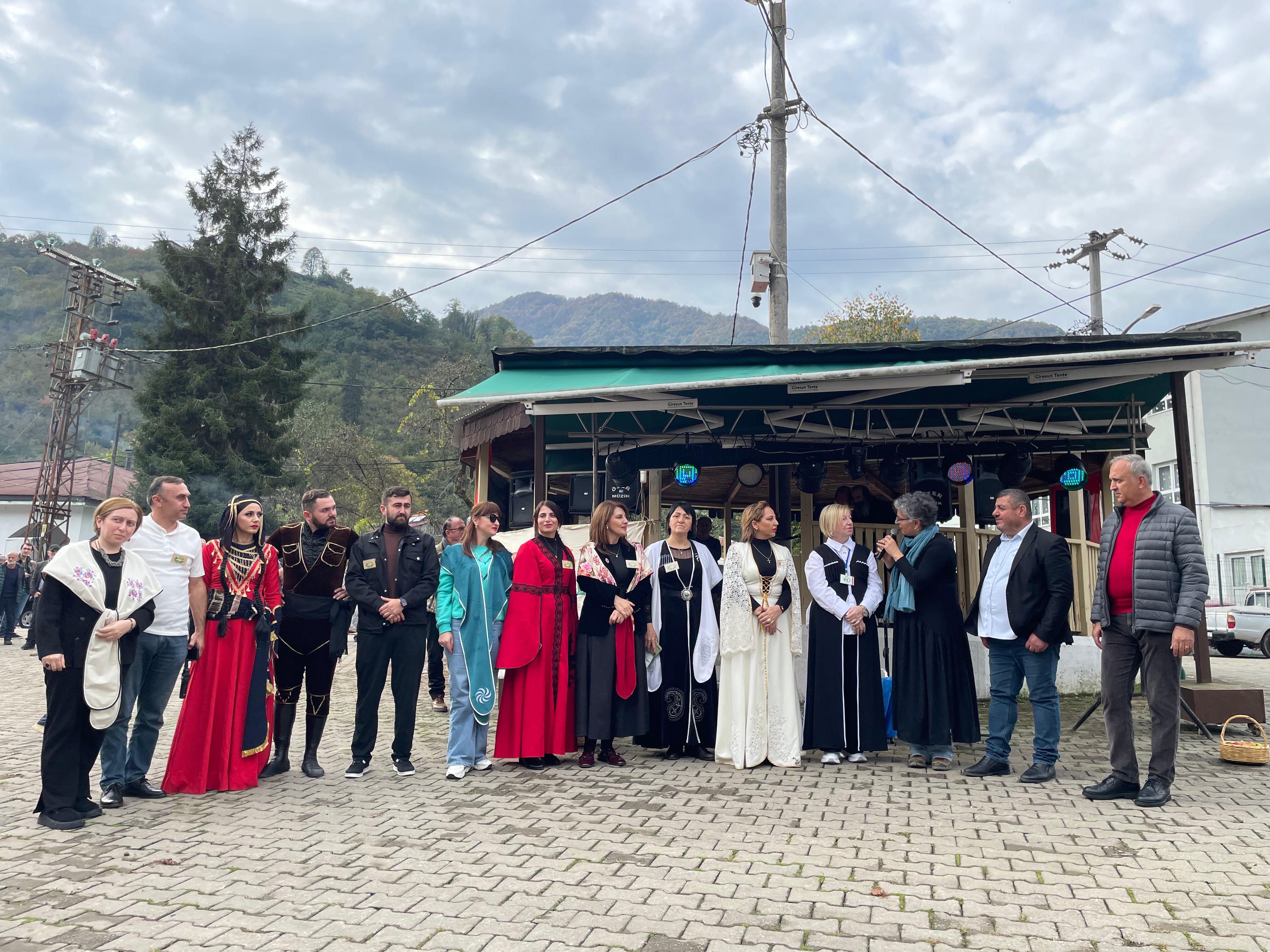 Borçka’nın Sınır Köyü Muratlı, Festivalle Renkleniyor (3)
