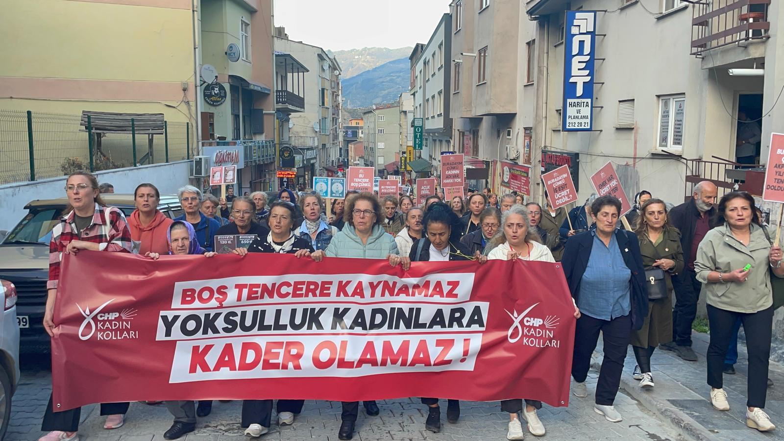 “Yoksulluğun Bile Cinsiyeti Var”