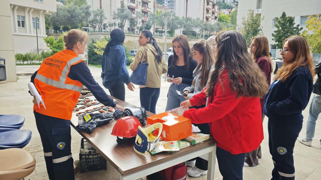 Acil Yardım Topluluğu’na Yoğun İlgi