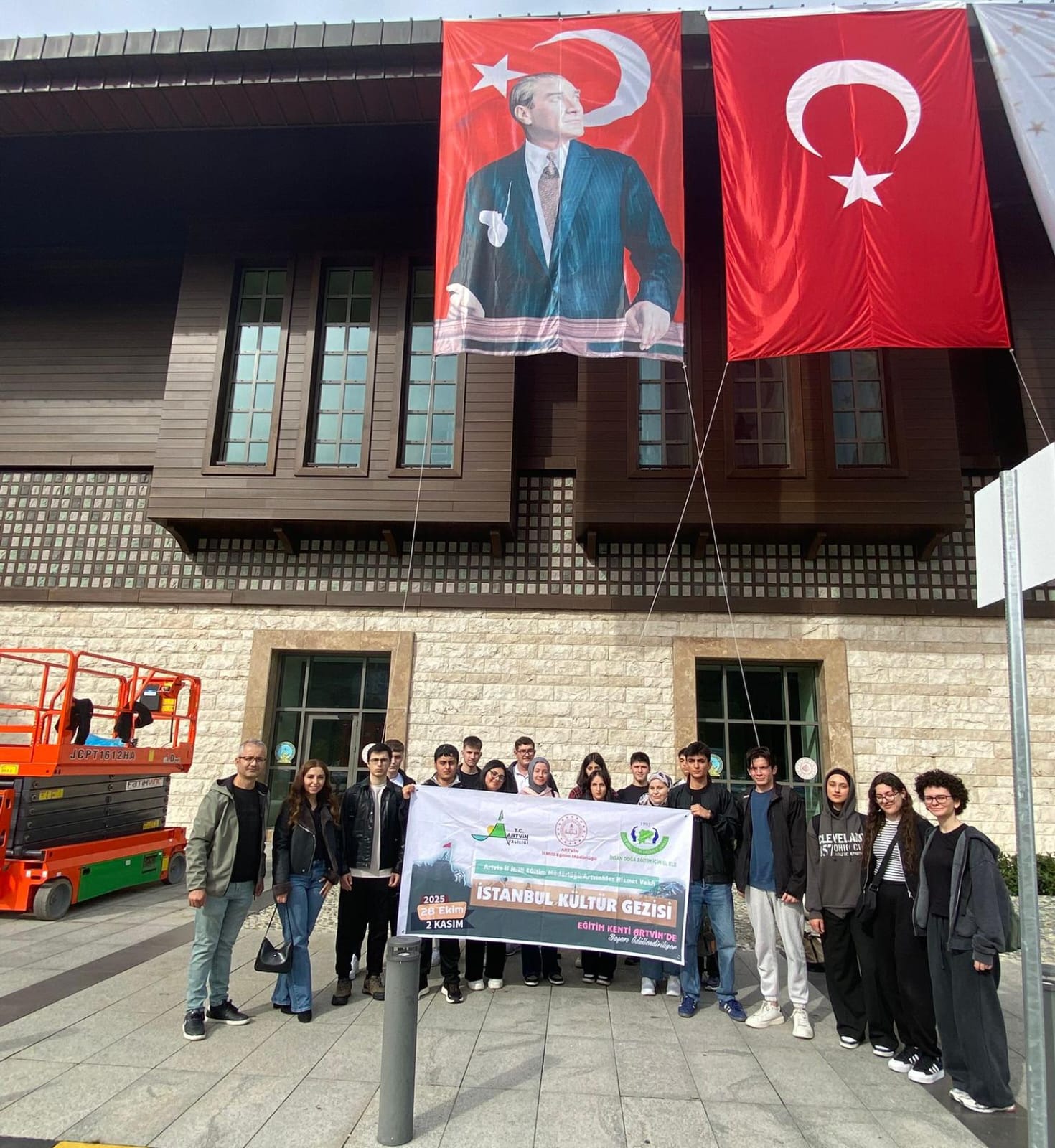 Başarılı Öğrencileri İstanbul Kültür Gezisine Uğurlandı