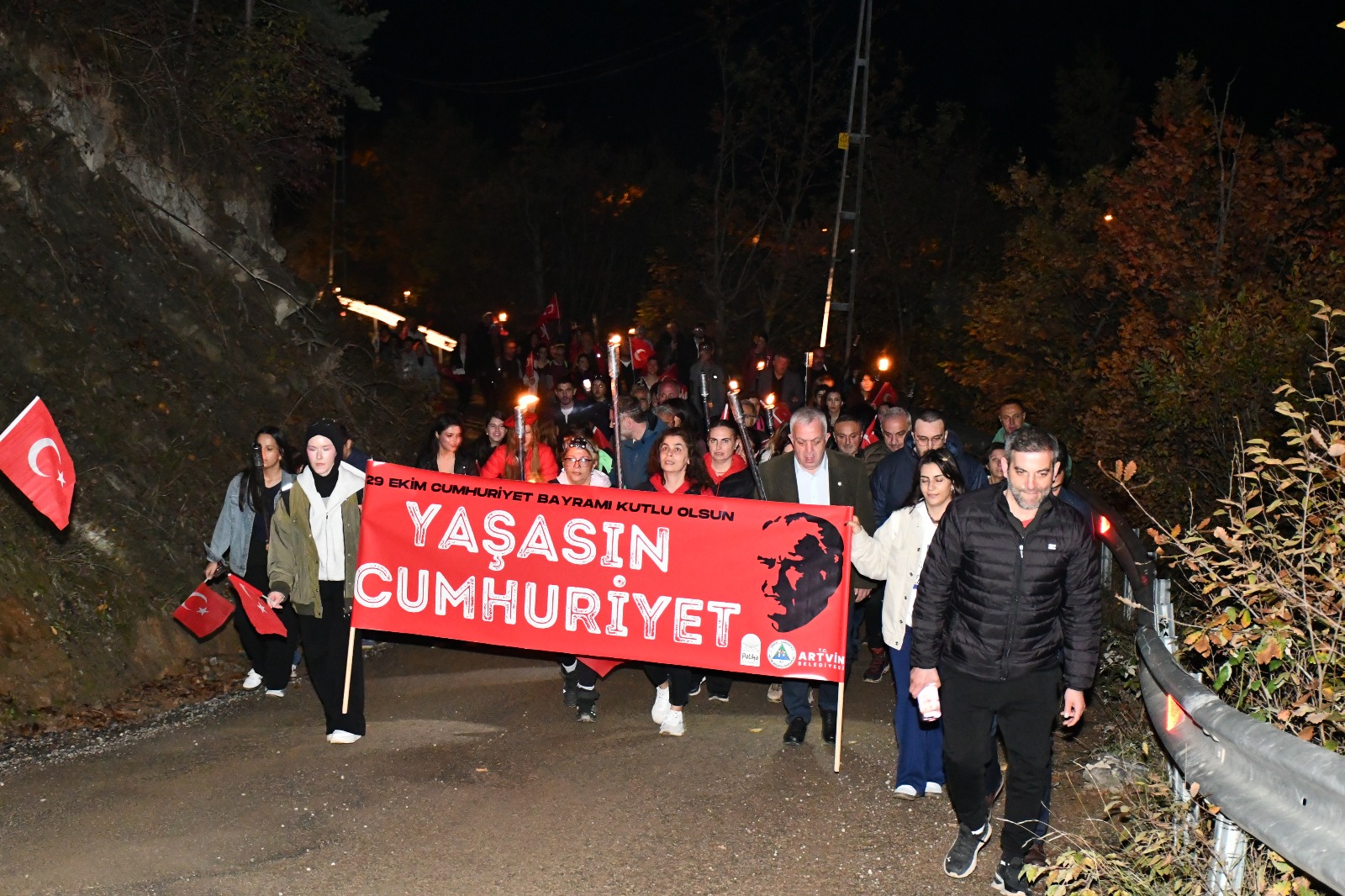 Karanlığı Cumhuriyet’in Işığıyla Aydınlattılar