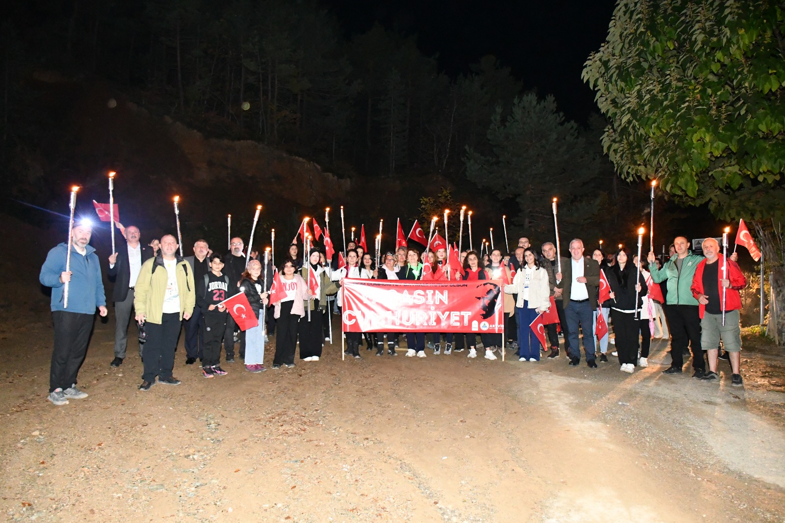 Karanlığı Cumhuriyet’in Işığıyla Aydınlattılar