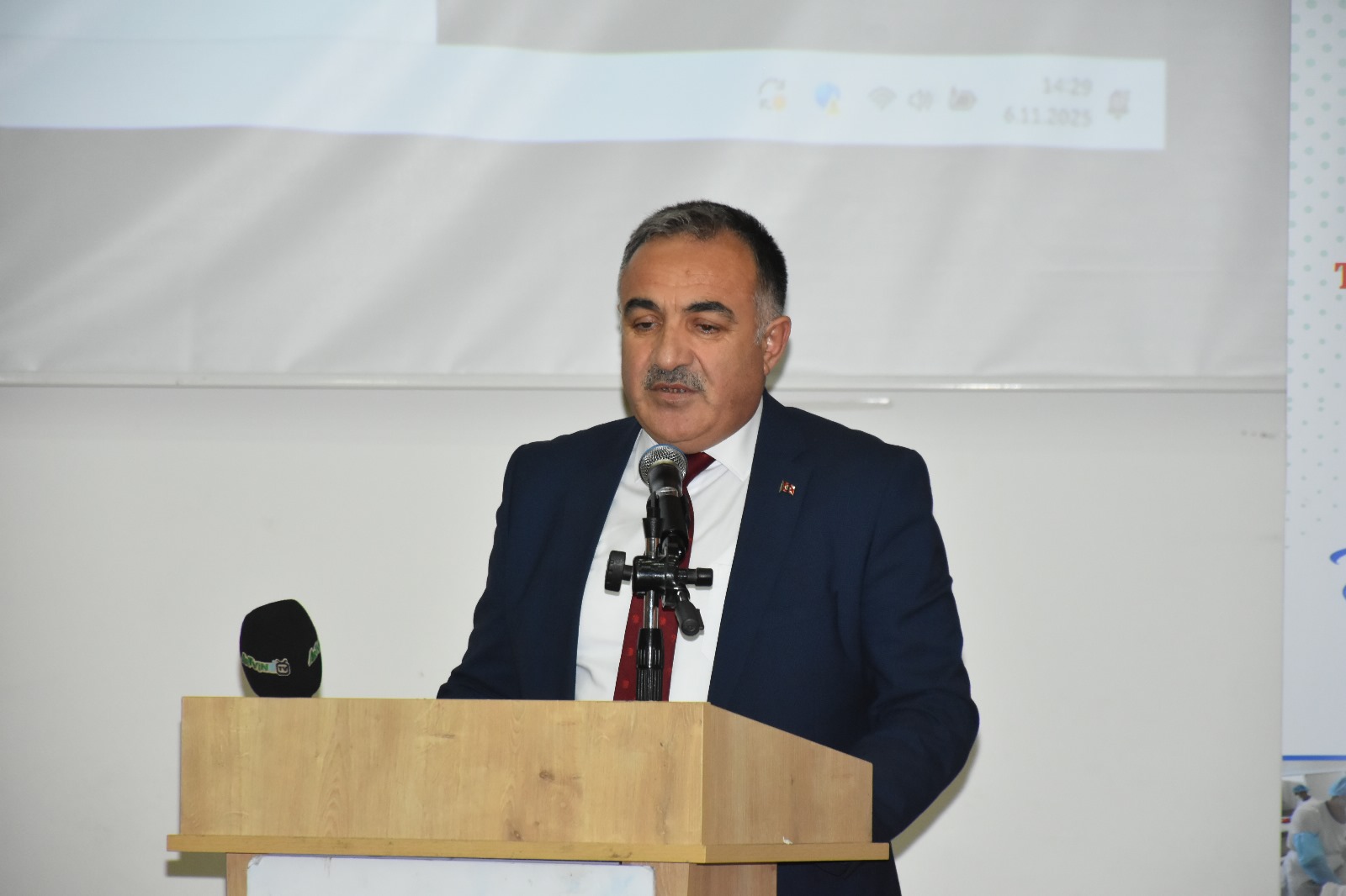 0E7502E8 701C 4D27 8B82 1A2C991E1Fc9