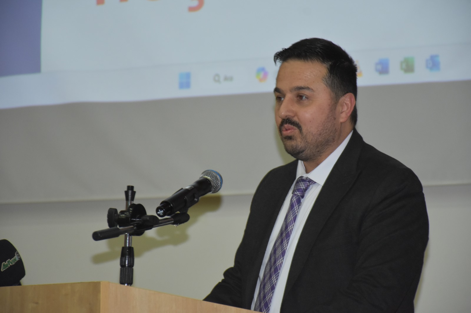 33Cde69C 0450 4Ad9 9206 2093Bbbbe7C0