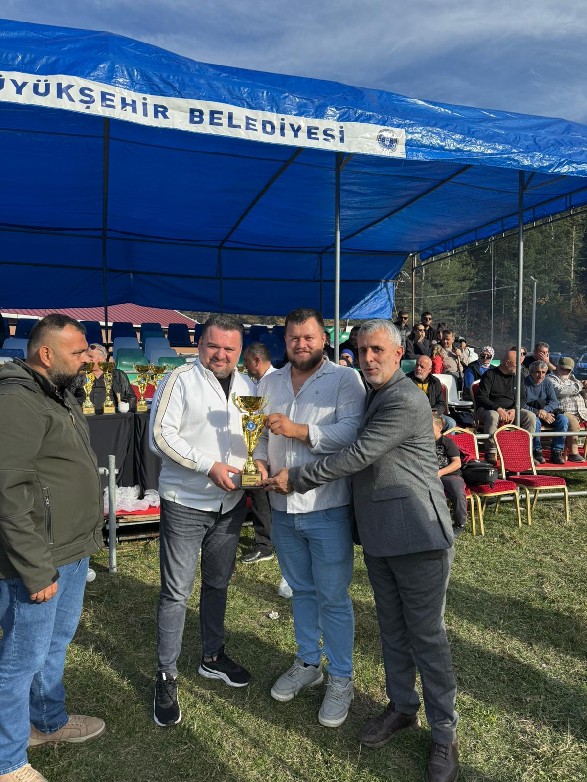 Bursa’da 6. Alaçam Boğa Güreşleri Coşkusu (2)