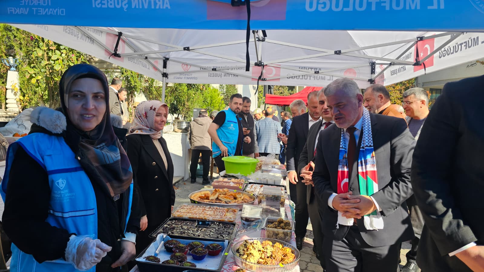 Gazze Yararına “Hayır Çarşısı” Kuruldu (3)