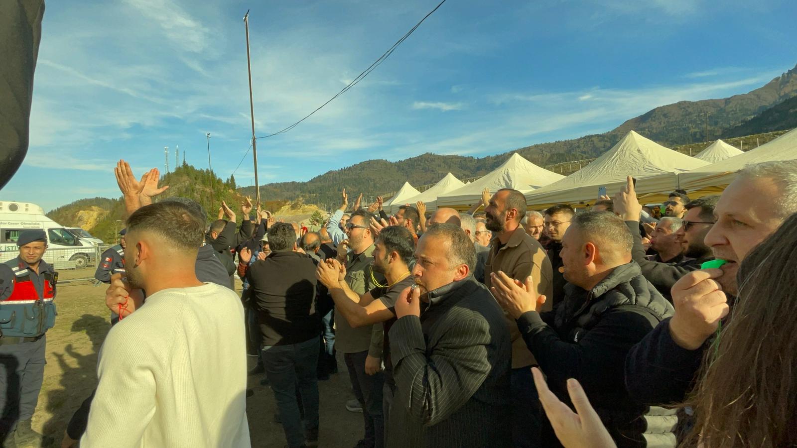 Murgul’da Halk Toplantıyı Başlamadan Bitirdi (5)