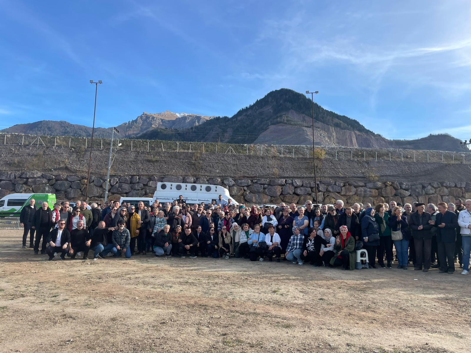 Murgul’da Halk Toplantıyı Başlamadan Bitirdi (7)