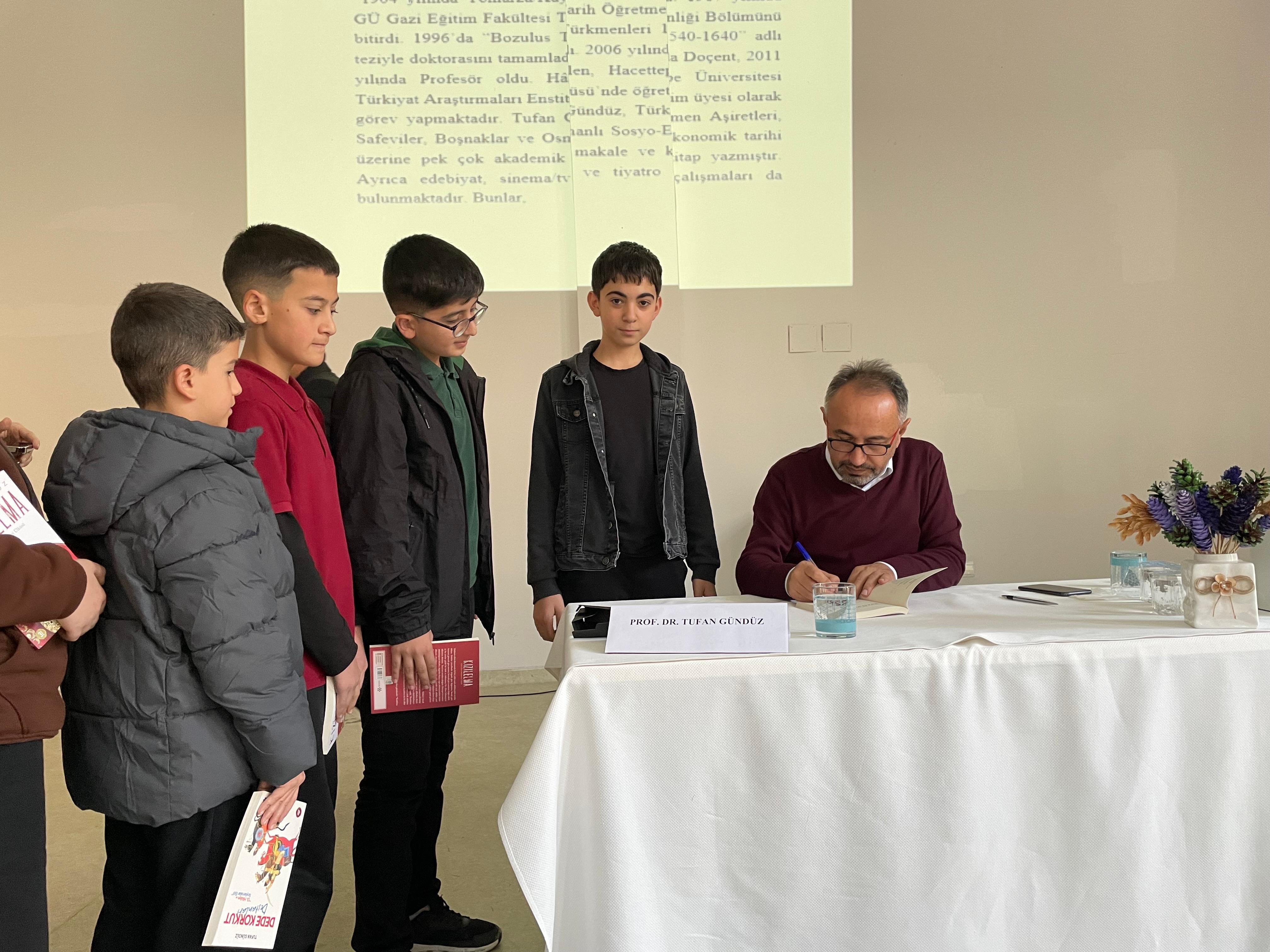 Tufan Gündüz Murgul’da Okurlarıyla Buluştu (4)