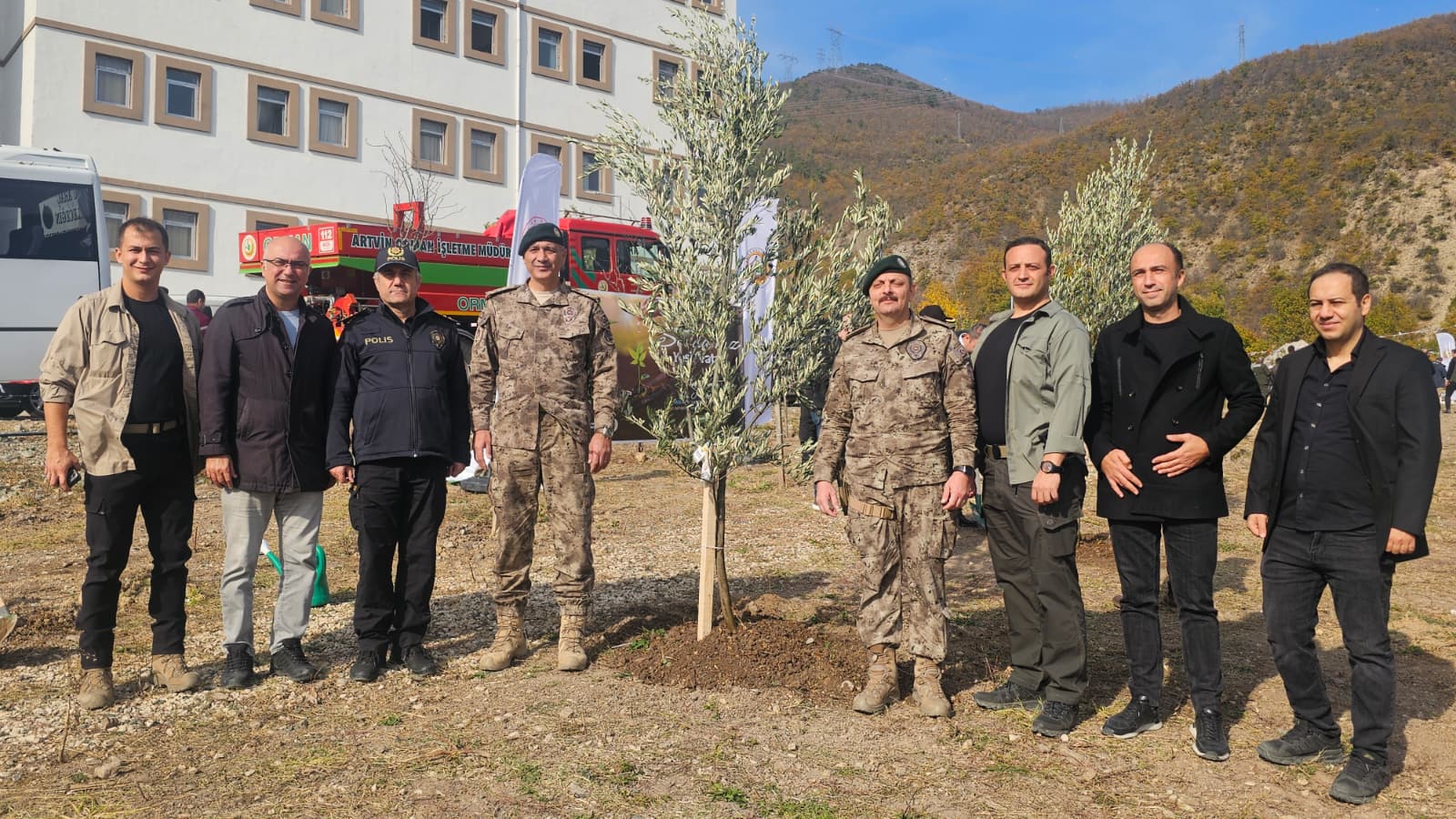 Fidanlar Toprakla Buluşturuldu-7