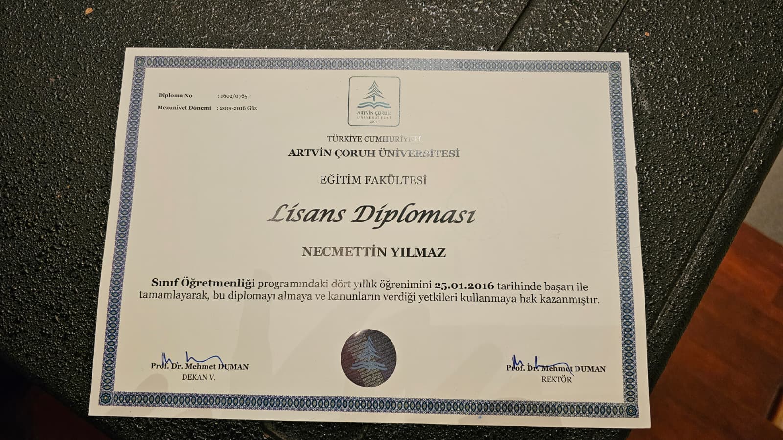 Gözyaşlarıyla Teslim Edilen Diploma-2