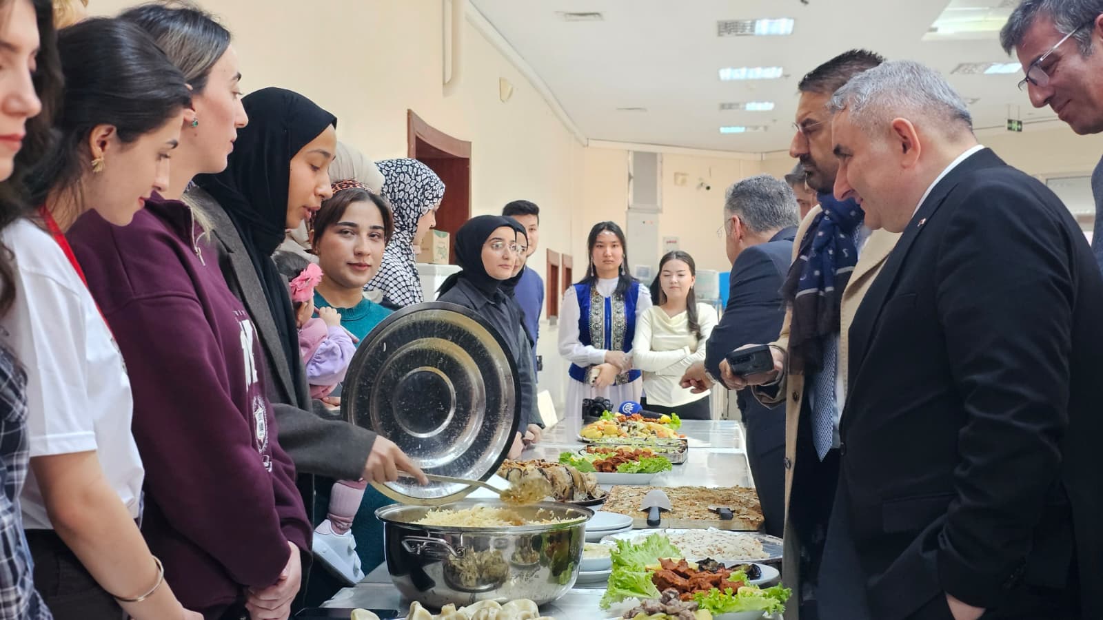 Kültürler Aynı Sofrada Buluştu-3