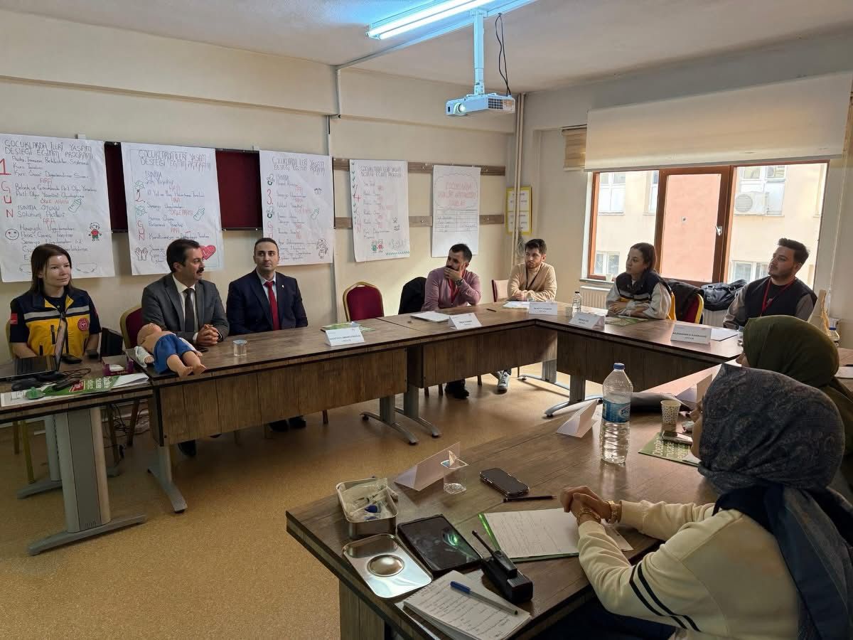 Acil Sağlık Haftasında Eğitim Ve Farkındalık Etkinlikleri (1)