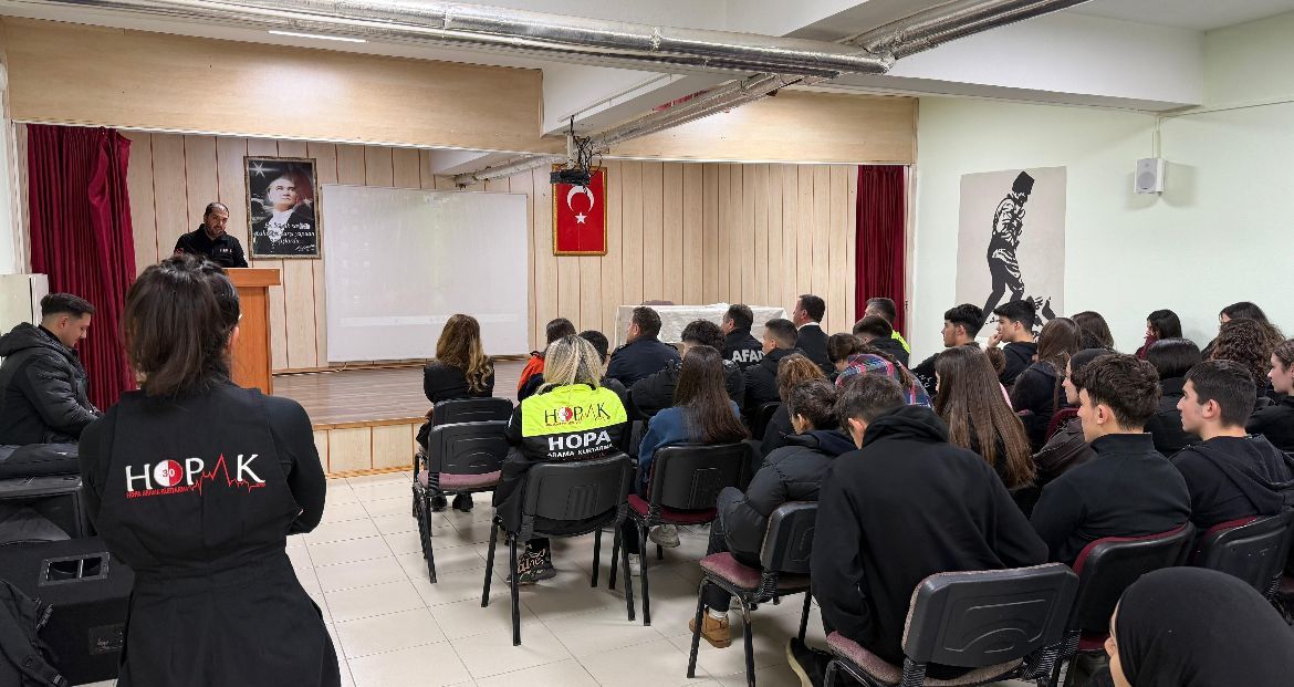 Afet Yönetimi Ve Sivil Toplum İlişkileri Paneli Gerçekleştirildi (5)