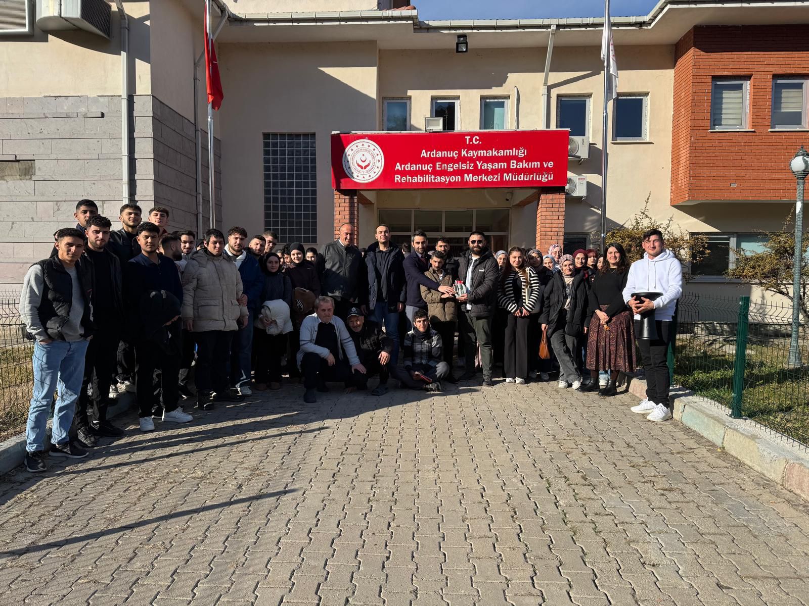 Engelli Bakımı Öğrencileri Sahada (2)