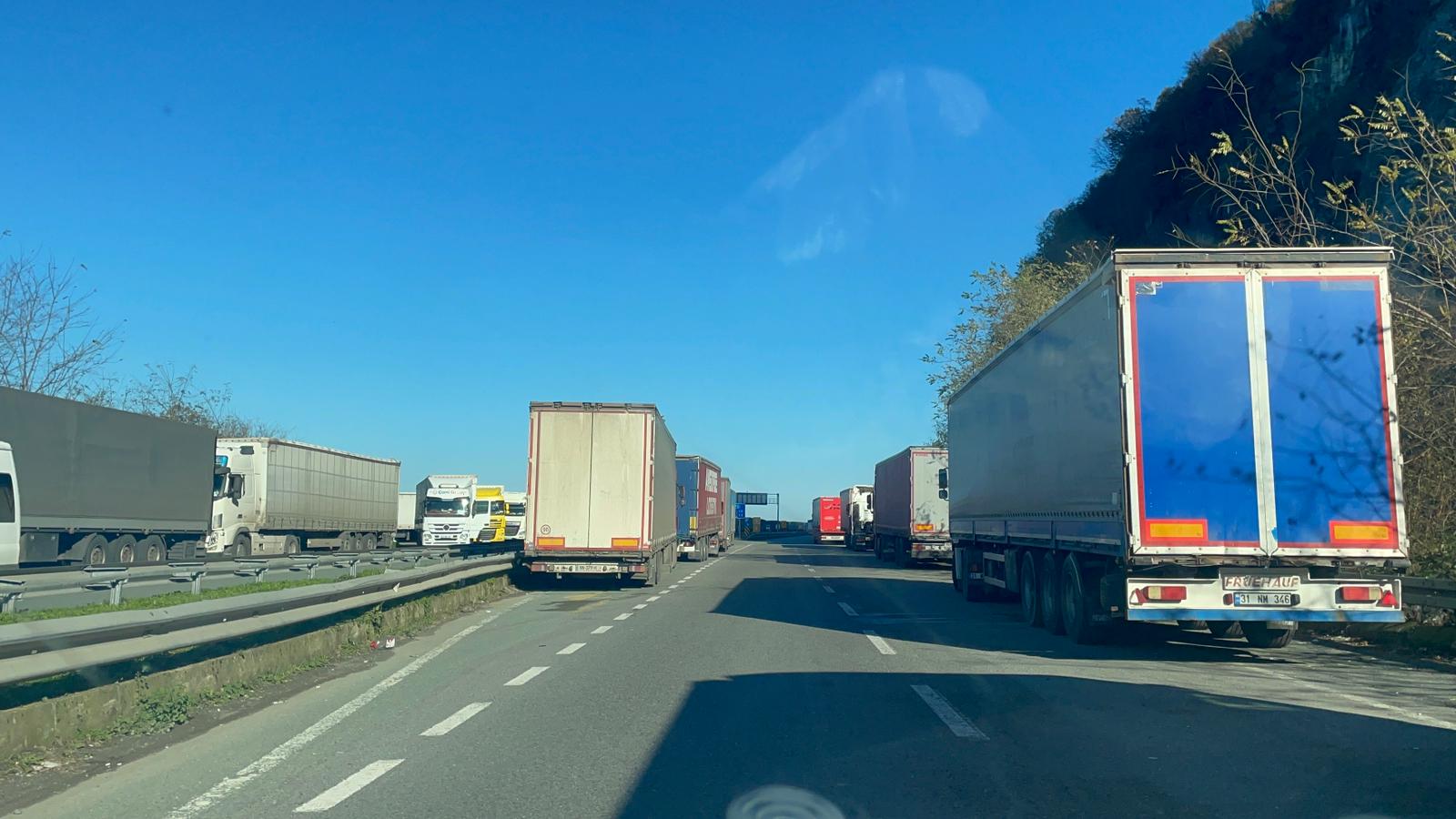 Sarp Sınır Kapısı’nda Tır Çilesi (2)