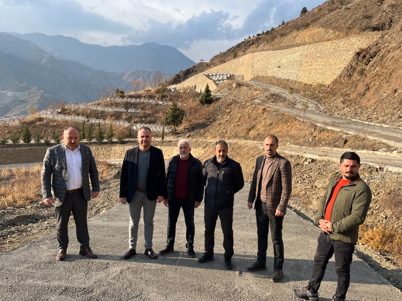 Mezarlık Yoluna Beton Yol Çalışması Başladı