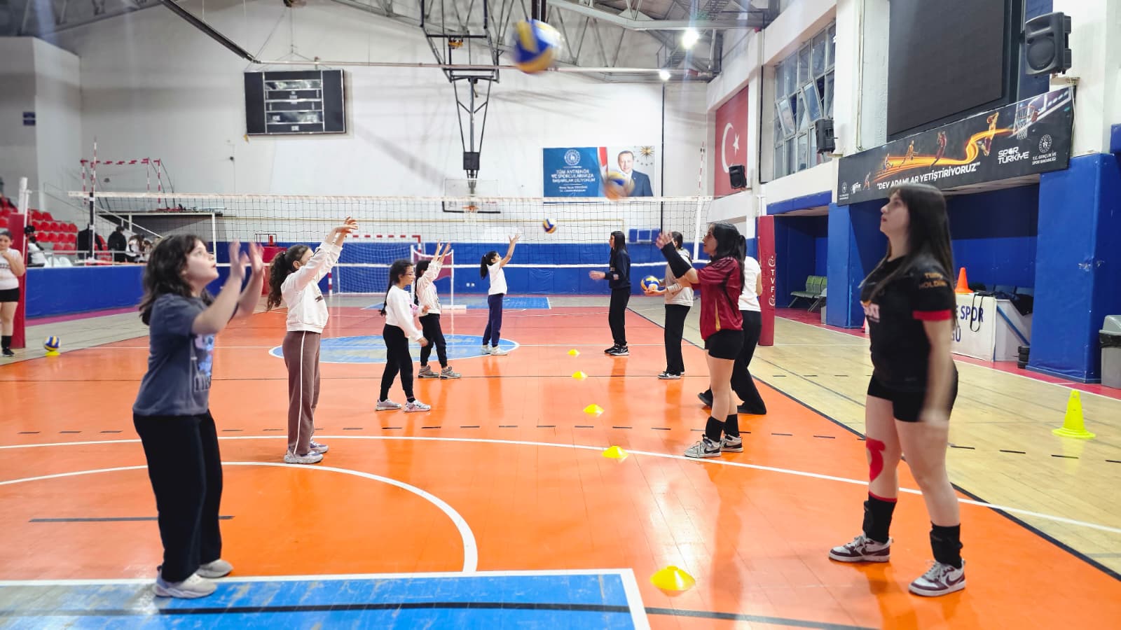 Artvin’de Voleybol Heyecanı Başladı-4