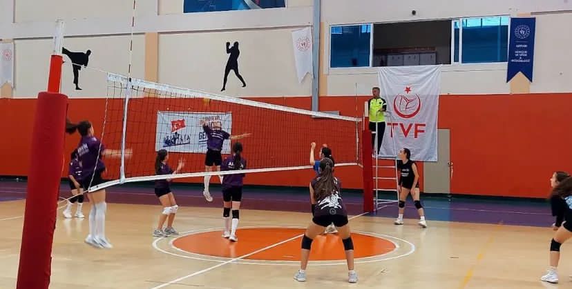 Zirve Spor Kulübü’nden Hopa’da Dostluk Maçı-2