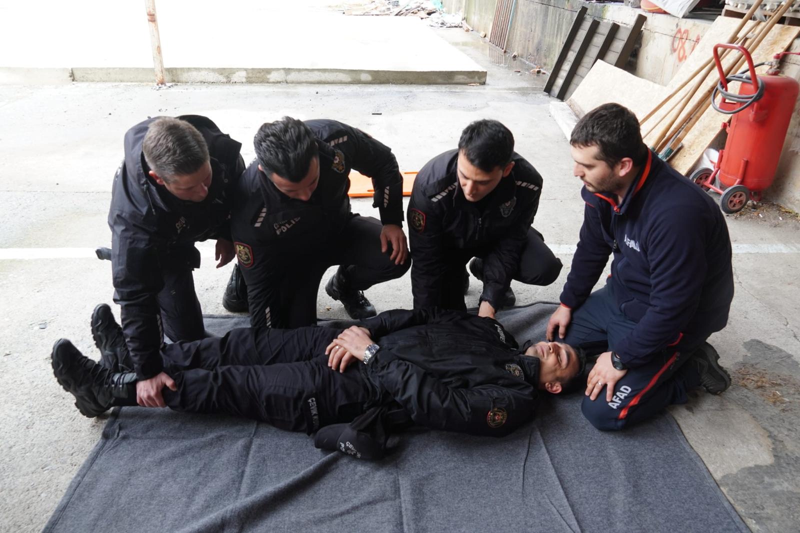 Artvin Emniyetinden Afetlere Hazırlık Eğitimi-2