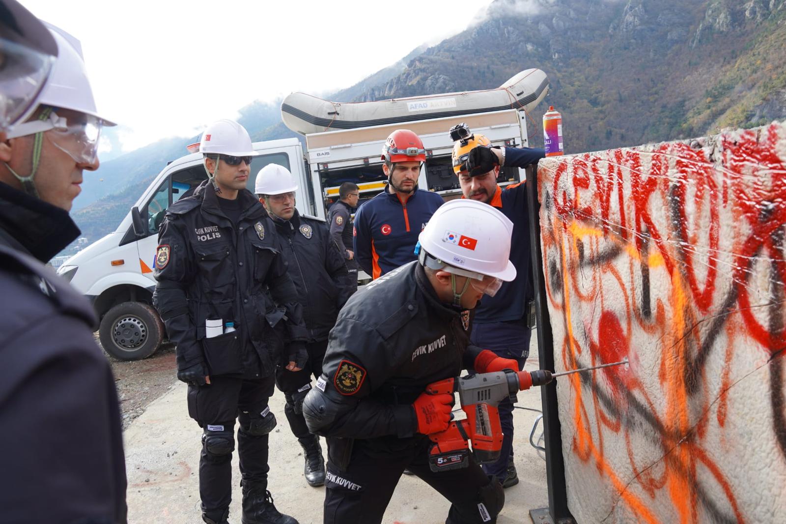 Artvin Emniyetinden Afetlere Hazırlık Eğitimi-4