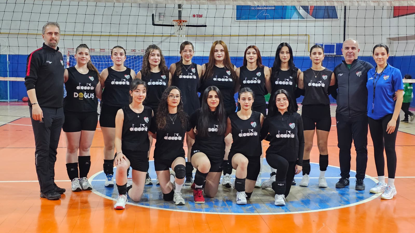 Voleybol Takımları ve Altyapı Sporcuları Tanıtıldı-3