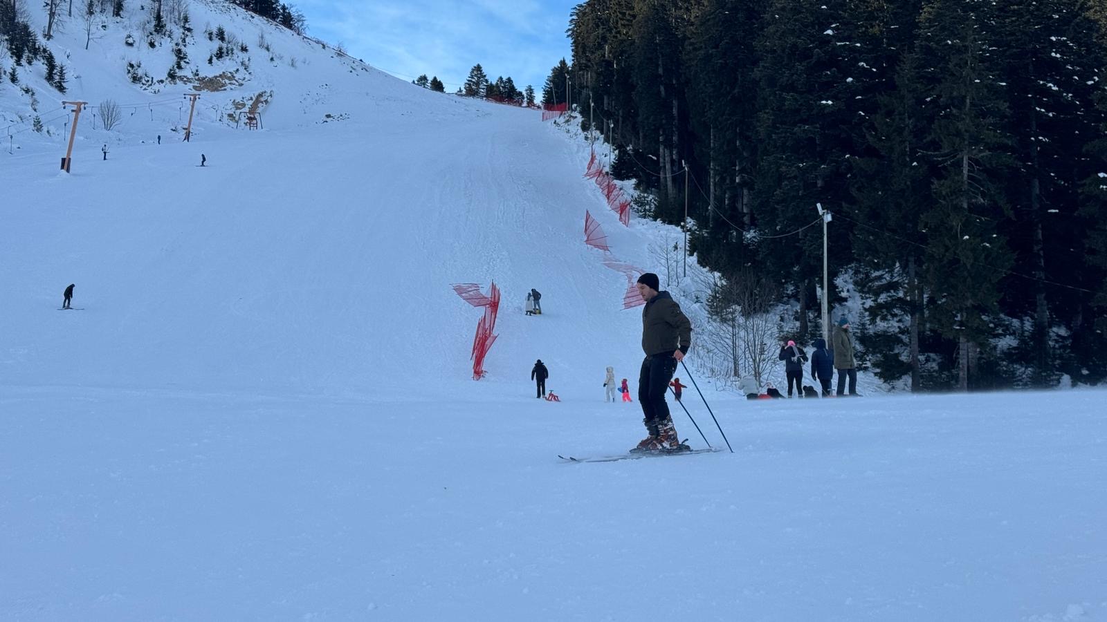 8645704E 5Af4 46B4 A6Af 663139111A09