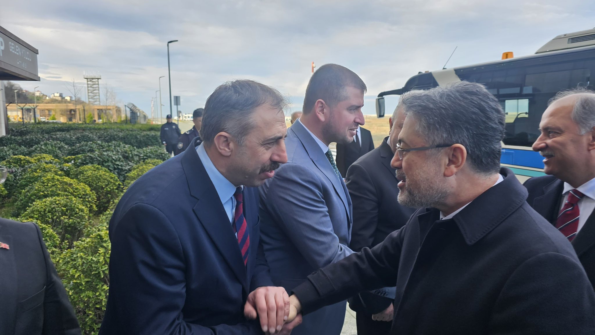 Bakan Yumaklı Rize Artvin Havalimanı’nda Karşılandı (2)