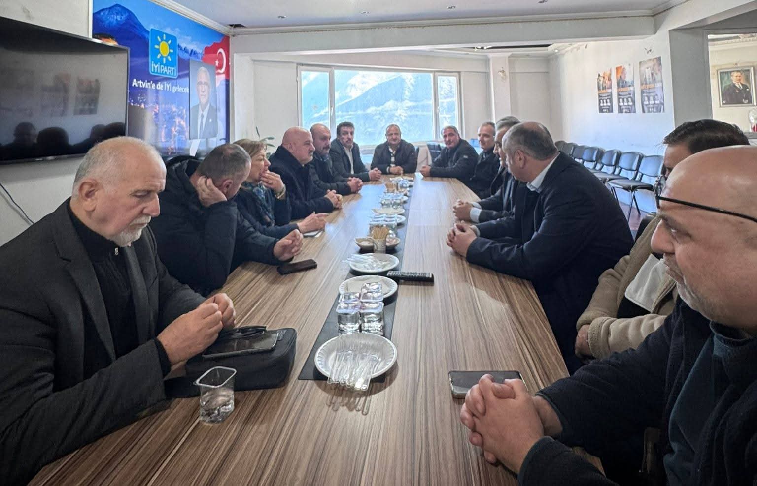 Chp Artvin Heyetinden İyi̇ Parti’ye Ziyaret (2)