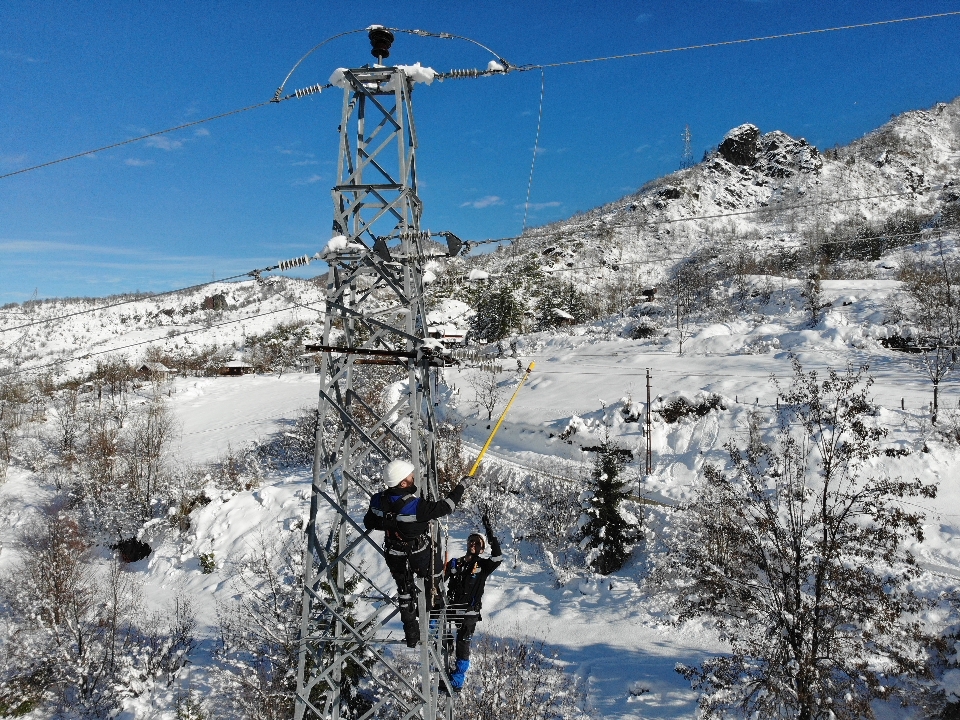 Yoğun Kar Yağışında Kesintisiz Enerji İçin Sahadalar-2
