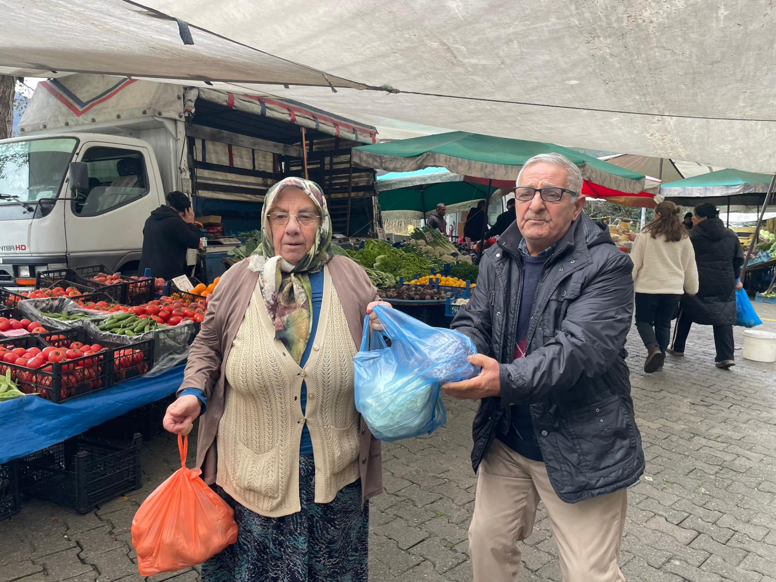 Kemalpaşa’da Pazarda Geçim İsyanı (2)