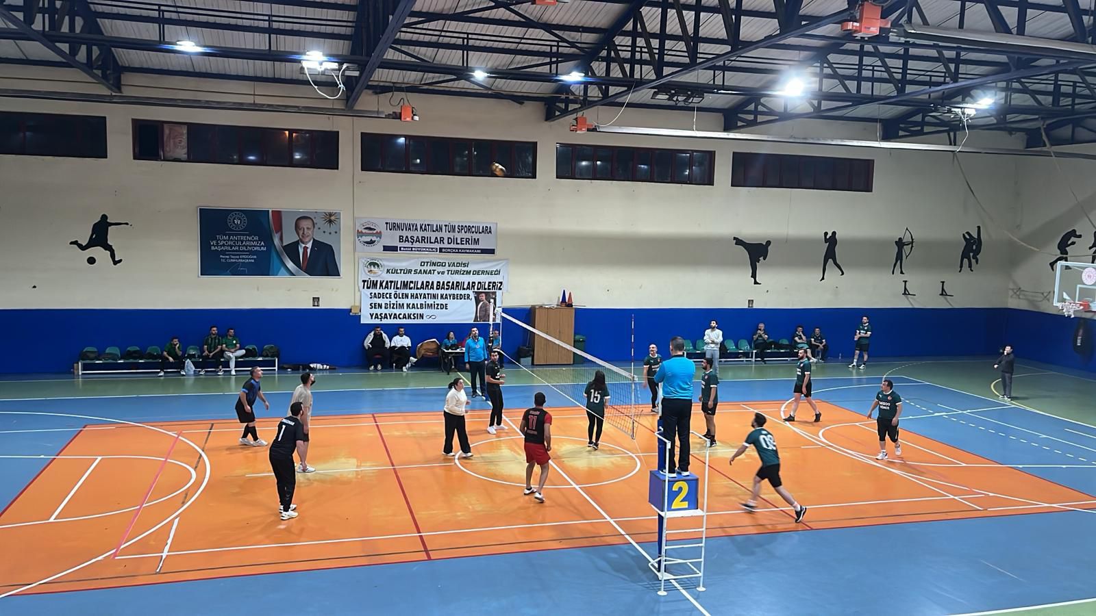 Kurumlar Arası Voleybol Turnuvasında Şampiyon Çaykur (1)