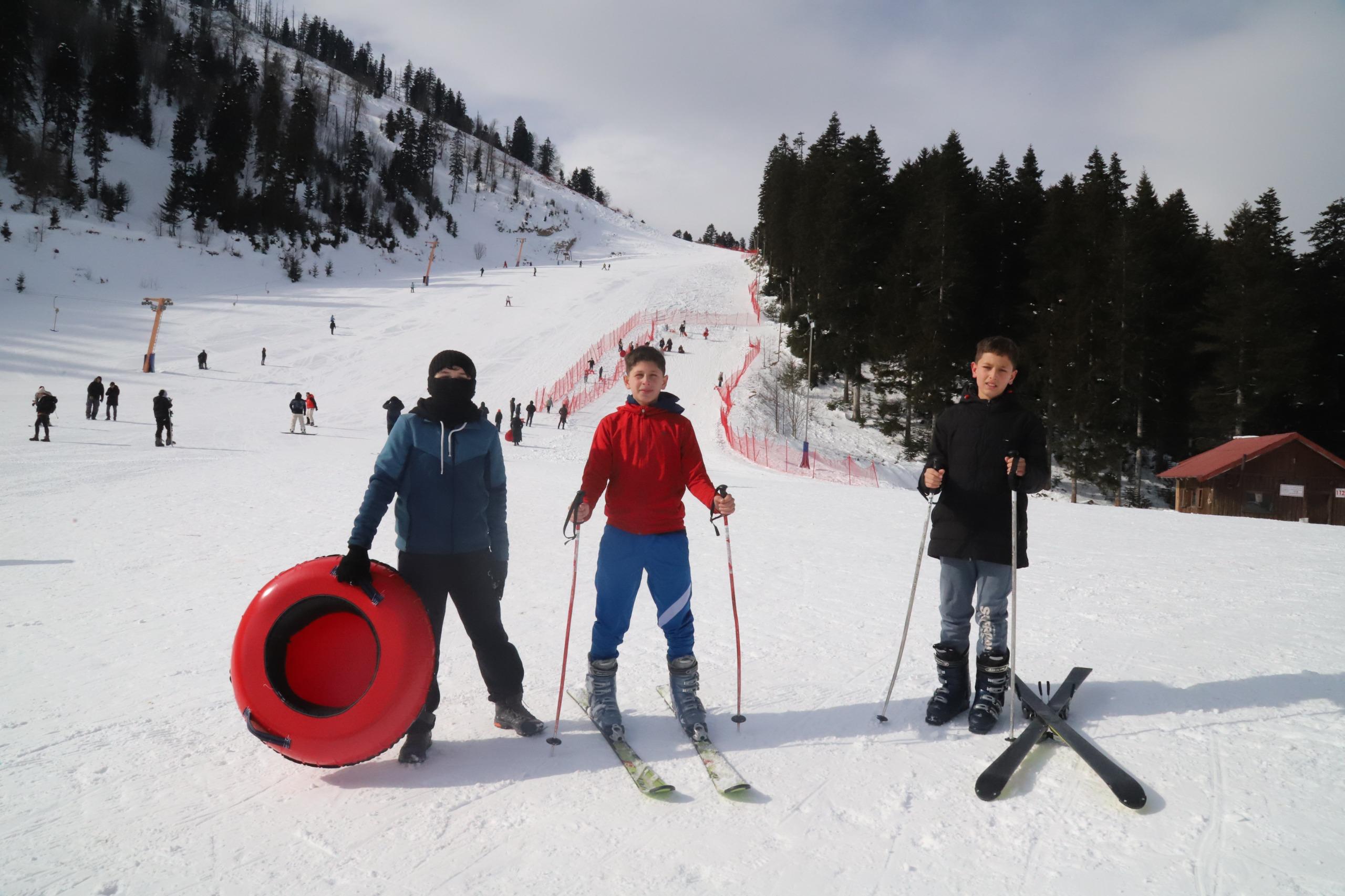 Öğrenciler Atabarı Kayak Merkezi’nde Eğlendi (3)