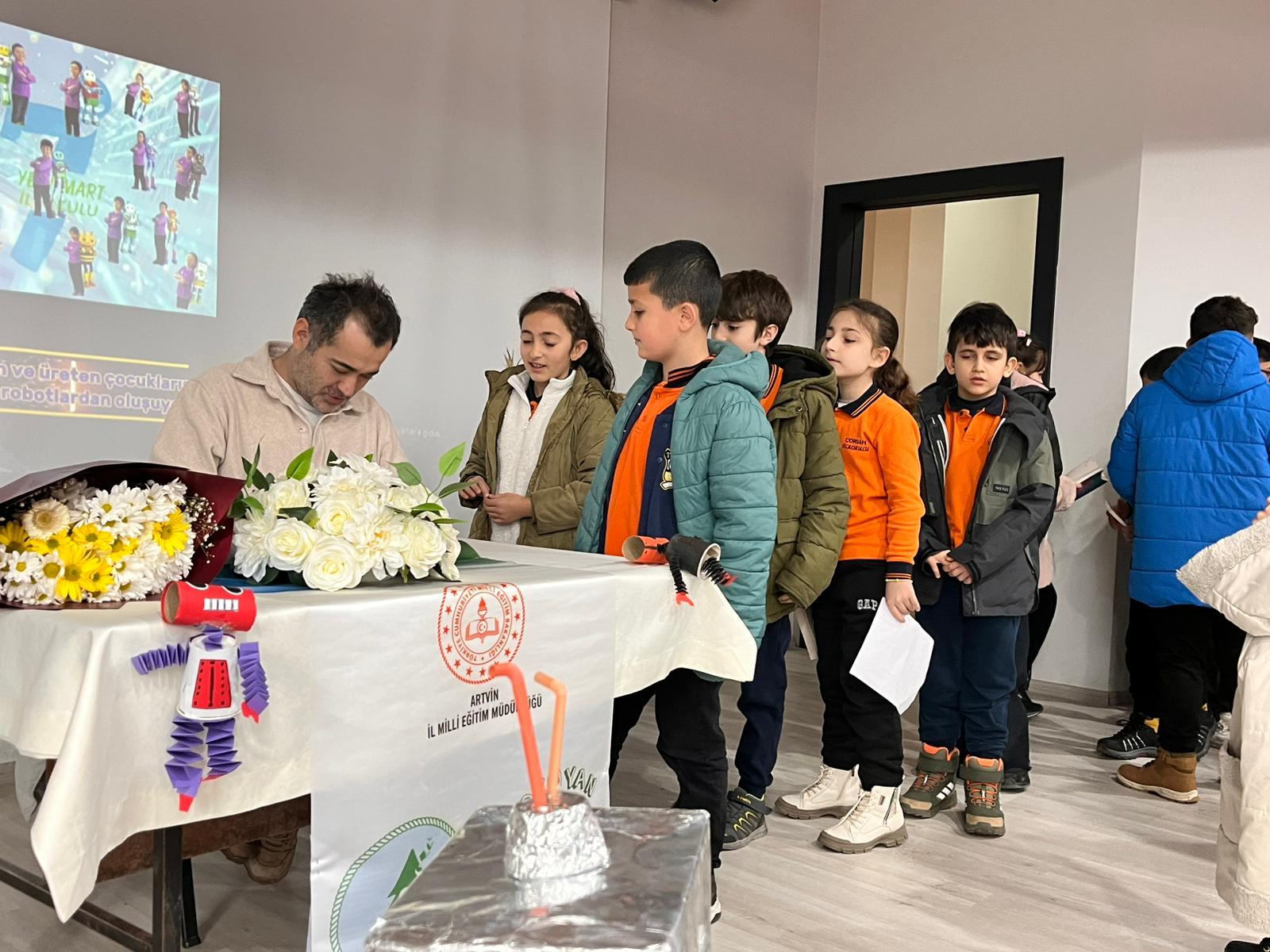 Yazar Faruk Yıldız Artvin’de Öğrencilerle Buluştu (3)