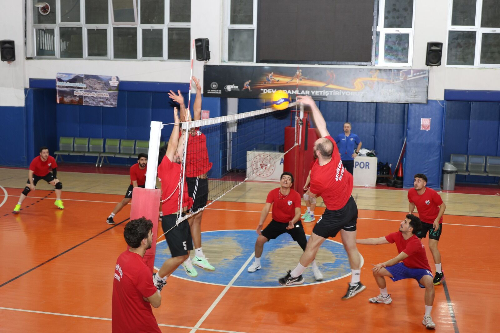 Artvinspor, Bölgesel Voleybol Ligine Hazırlanıyor (1)