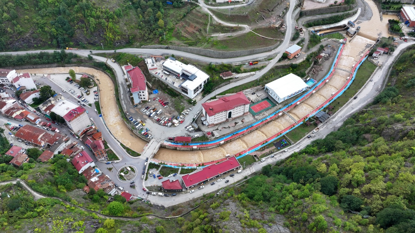 “Çoruh’un Mavi Gerdanlıkları Ülkemizi Aydınlatıyor” (4)