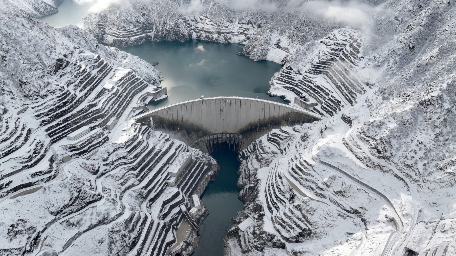 “Çoruh’un Mavi Gerdanlıkları Ülkemizi Aydınlatıyor” (5)
