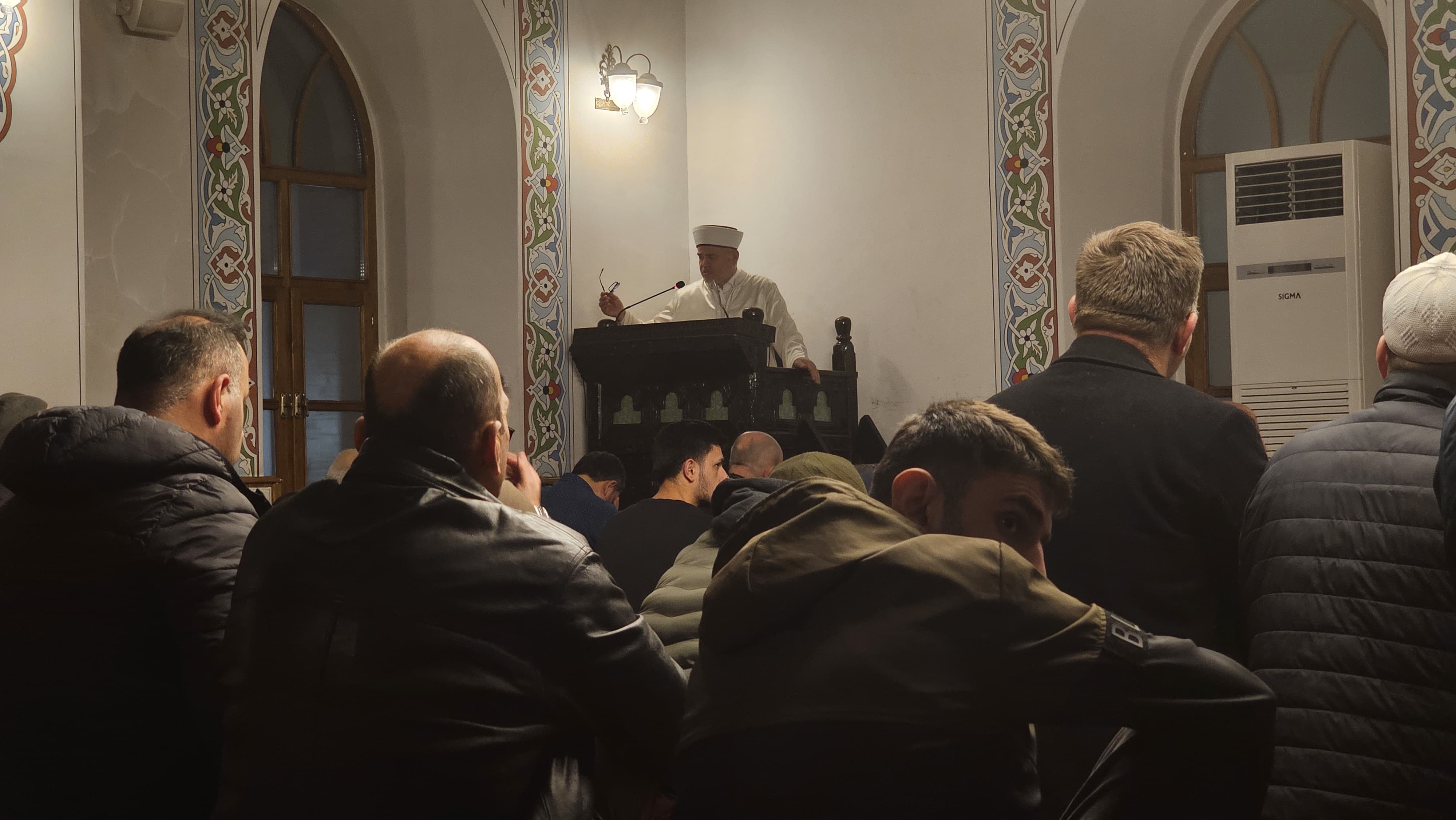 Fc8889B9 Df42 4084 9893 83E2Cde5D8Cd