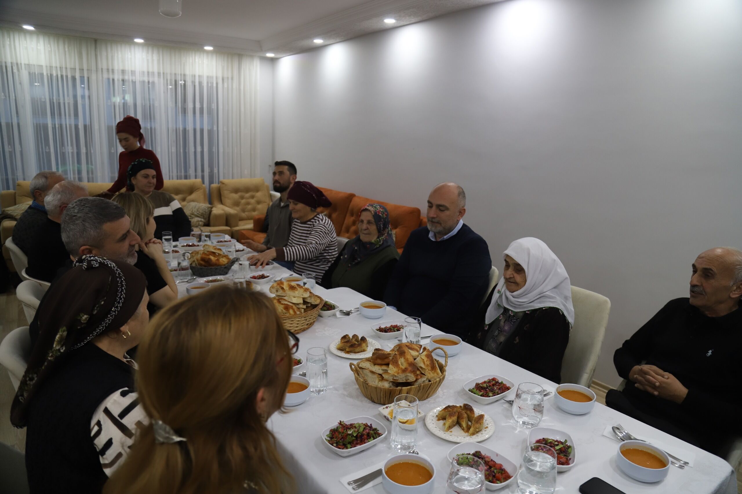 Hopa Belediyesi’nden Mahalle Mahalle, Kapı Kapı Dayanışma (3)