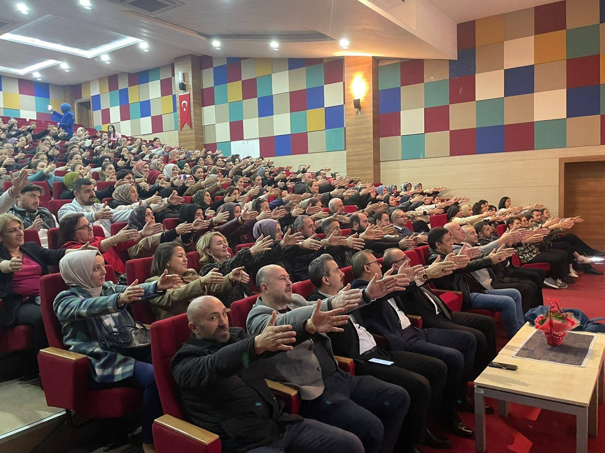 “Milenyum Çağında Anne Baba Olmak” (1)