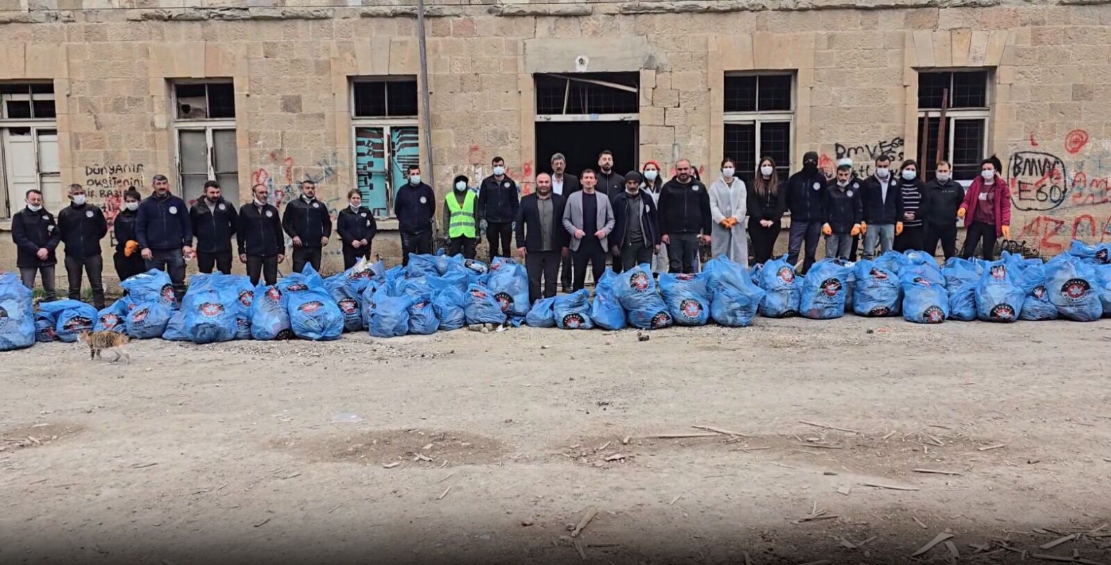 Ardanuç’ta Tarihi Binaya Çirkin Saldırı-4